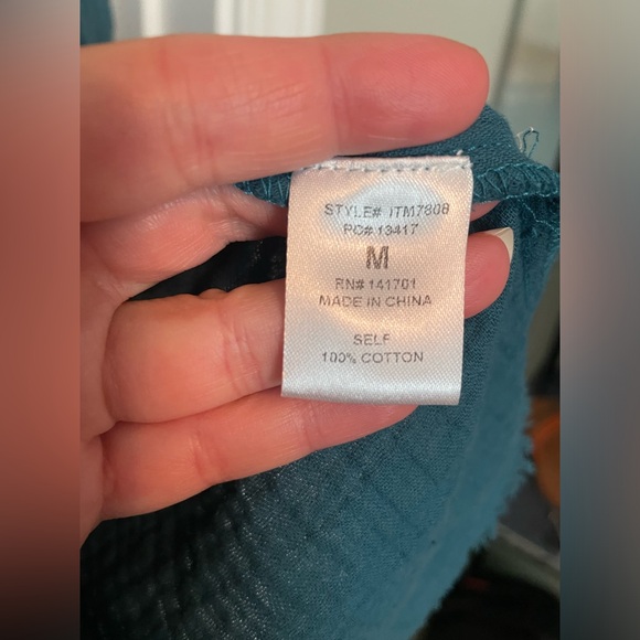 Boutique button down teal shirt. - Picture 5 of 5